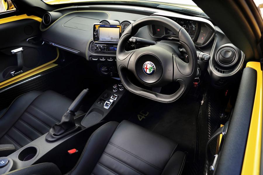 Торпедо Alfa Romeo 4C Spider (960) 2015 года  (JP) (фото 7 из 9)
